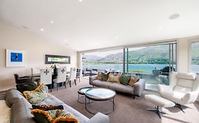 Luxury Lakeview Vista Apartment